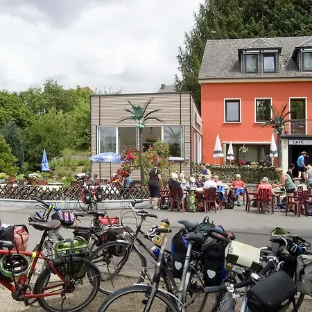 An Der Sauer 호텔 2*